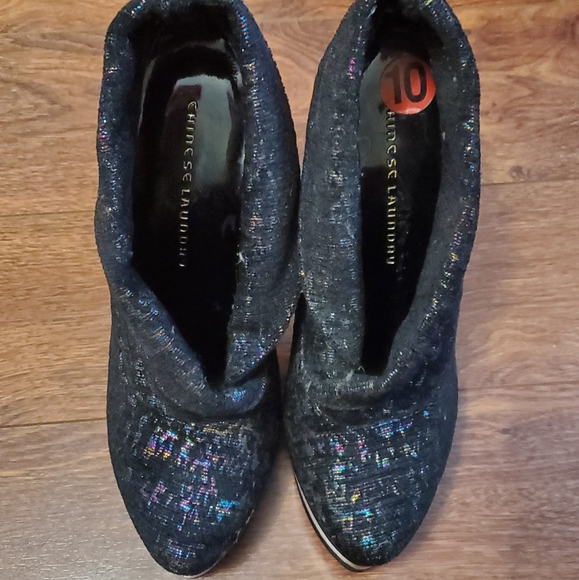 🛸2/$35 Chinese Laundry Booties - Picture 5 of 8